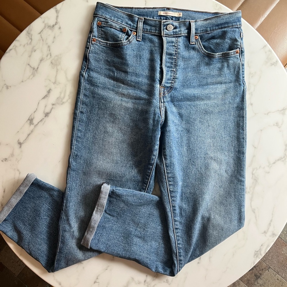Levi’s Wedgie Straight size 31